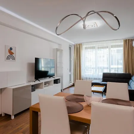 New Stylish 1-bedroom Flat In Business District Apartment